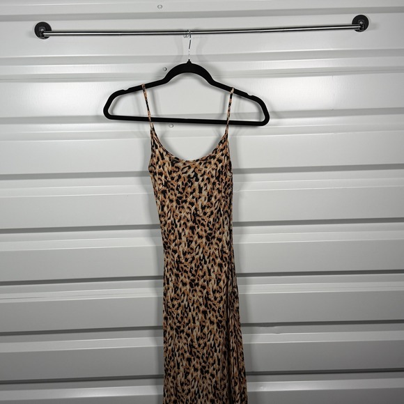 Dresses & Skirts - Leopard Print Maxi Dress